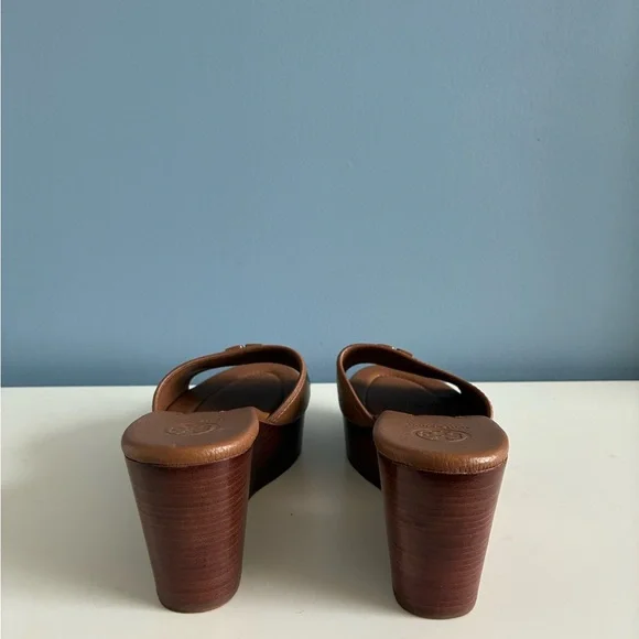 Tory Burch Tan Leather Sandals - Picture 4 of 5